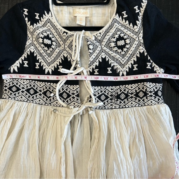 Lucy and Laurel Tribal Boho Embroidered Blouse - Picture 3 of 11